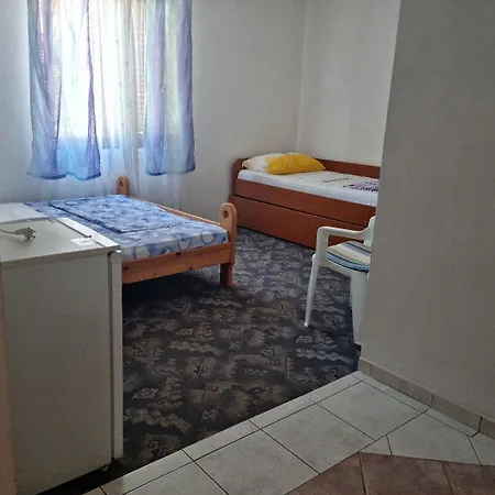 Gostinjska kuća Mat *